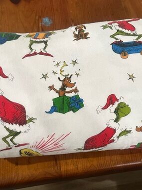Dr. Seuss Grinch Holiday Twin Duvet cover and one Pillowcase - pottery barn